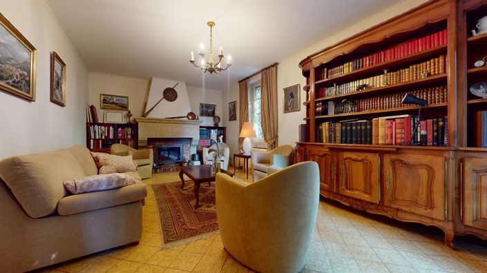 Image No.8-4 Bed House for sale