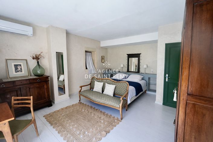 Image No.9-6 Bed House for sale