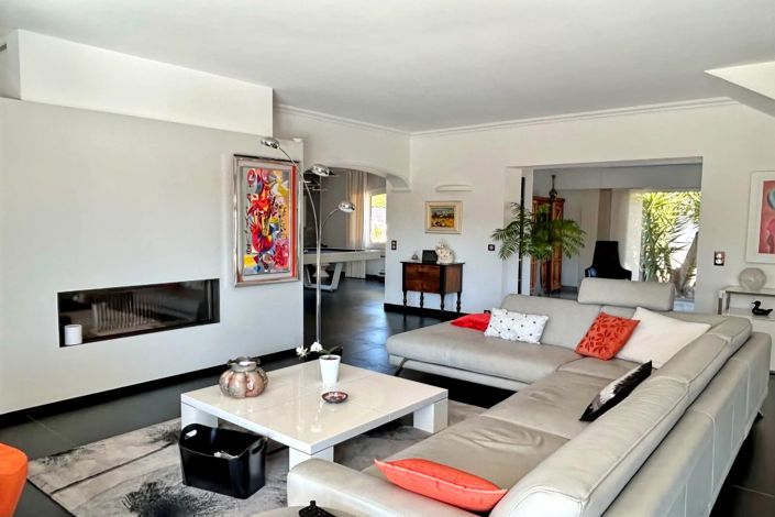 Image No.10-4 Bed House for sale