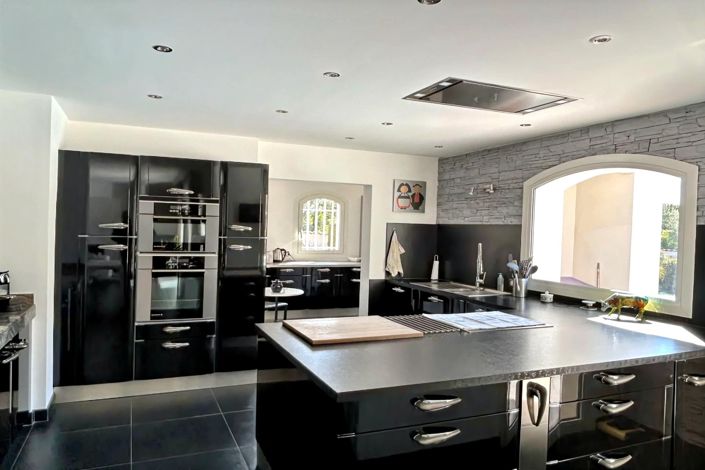 Image No.11-4 Bed House for sale