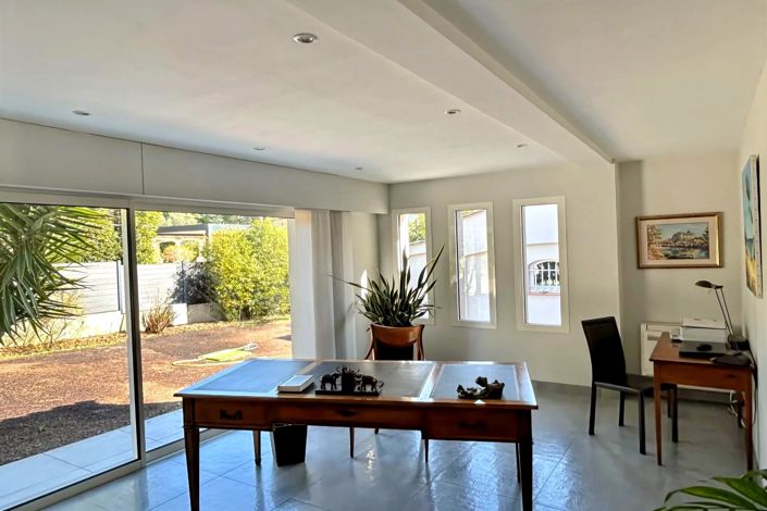 Image No.13-4 Bed House for sale