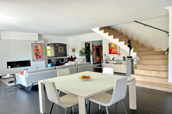 Image No.8-4 Bed House for sale