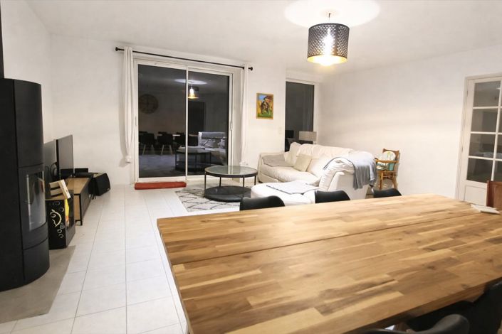 Image No.3-9 Bed House for sale