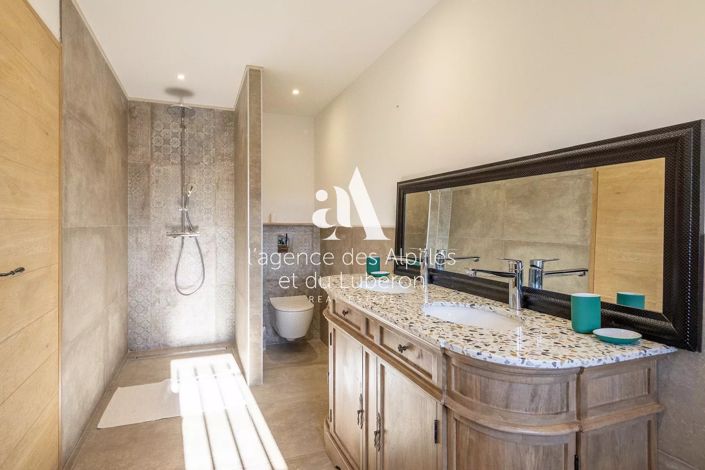 Image No.19-6 Bed House for sale