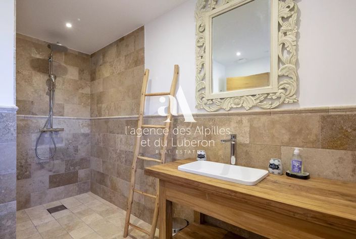 Image No.21-6 Bed House for sale