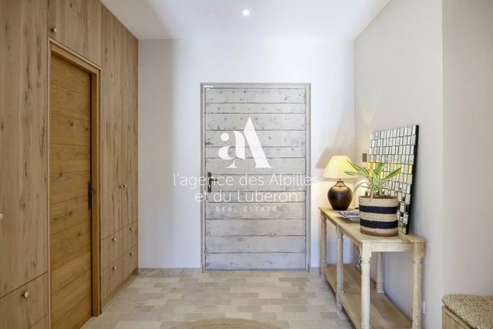 Image No.31-6 Bed House for sale