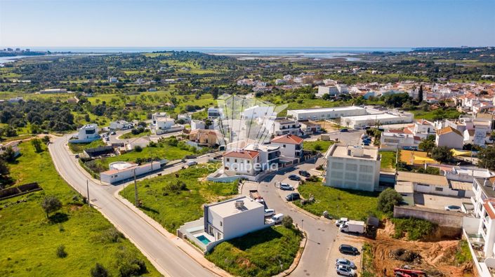 Image No.11-4 Bed House for sale