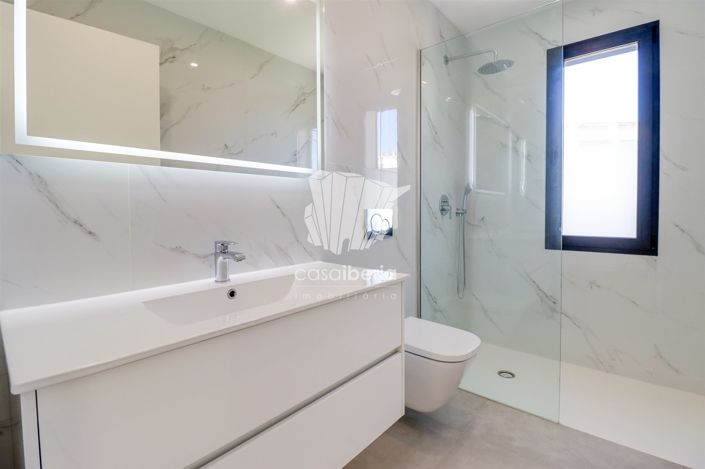 Image No.19-4 Bed House for sale