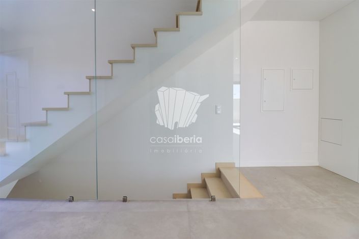 Image No.38-4 Bed House for sale