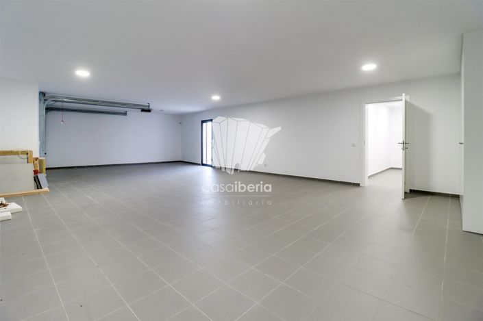 Image No.39-4 Bed House for sale