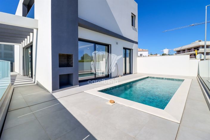 Image No.41-4 Bed House for sale