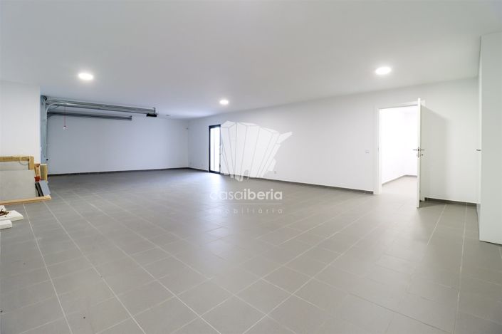 Image No.45-4 Bed House for sale