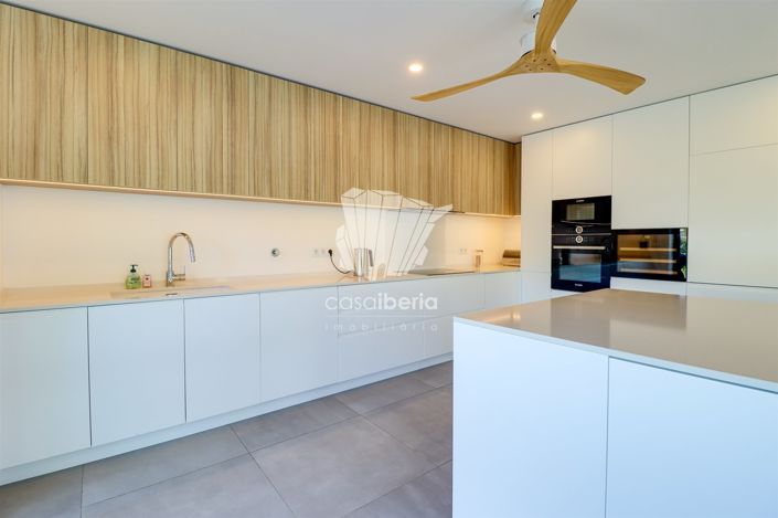 Image No.11-5 Bed House for sale