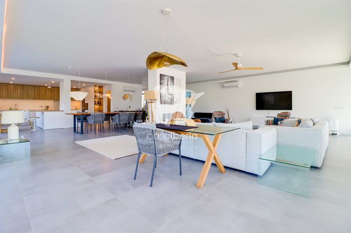 Image No.12-5 Bed House for sale