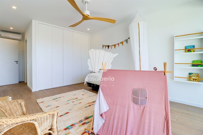 Image No.17-5 Bed House for sale