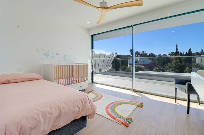 Image No.20-5 Bed House for sale