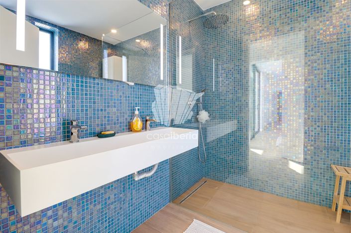 Image No.22-5 Bed House for sale