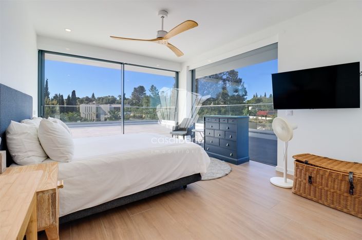 Image No.24-5 Bed House for sale