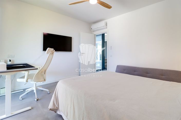 Image No.33-5 Bed House for sale