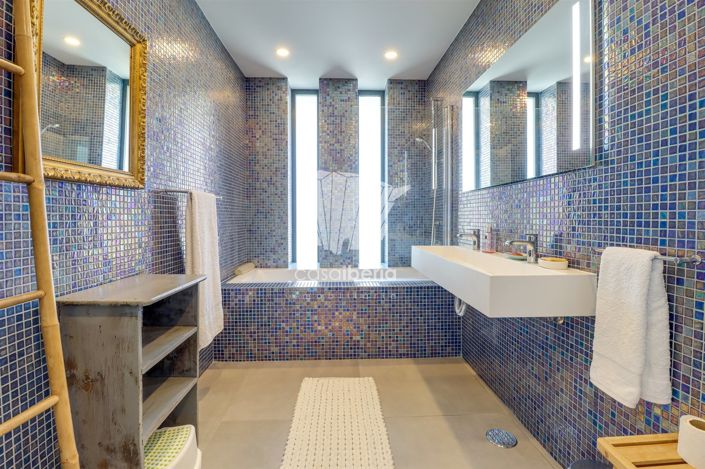 Image No.35-5 Bed House for sale