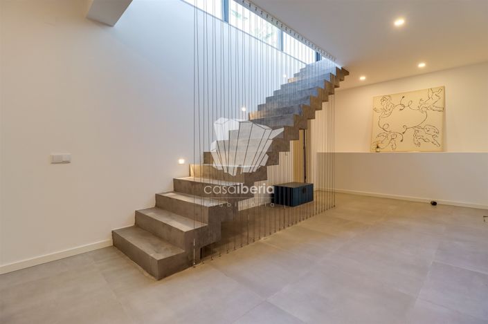 Image No.39-5 Bed House for sale