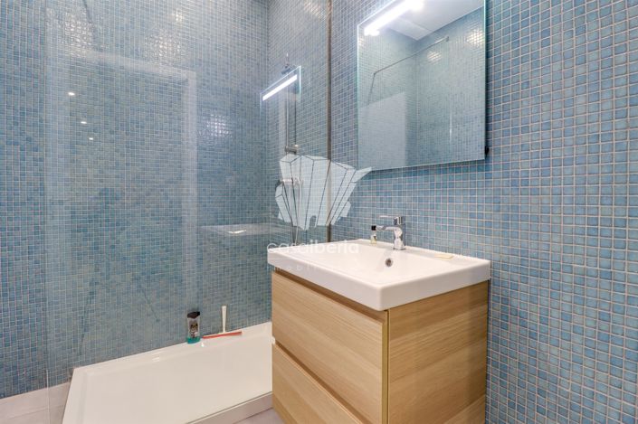 Image No.42-5 Bed House for sale