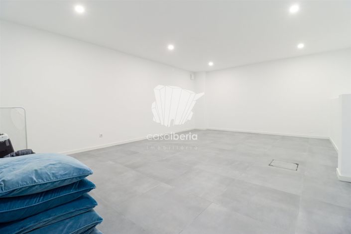 Image No.43-5 Bed House for sale