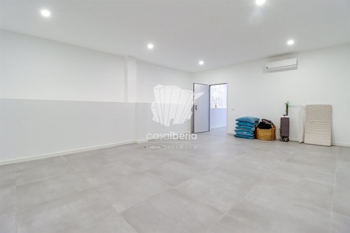 Image No.44-5 Bed House for sale