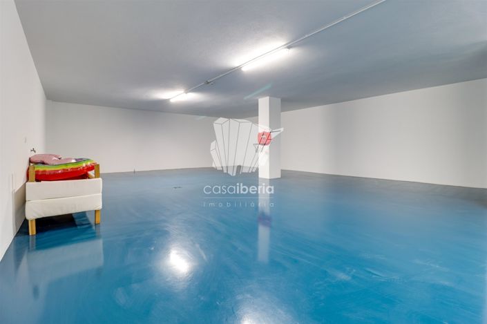 Image No.45-5 Bed House for sale