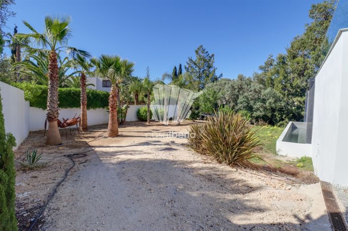 Image No.54-5 Bed House for sale