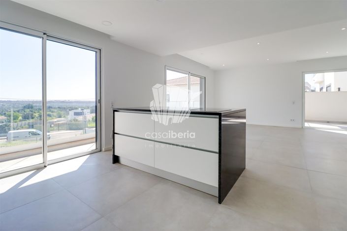 Image No.10-4 Bed House for sale