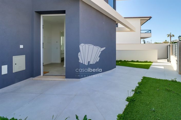 Image No.34-4 Bed House for sale