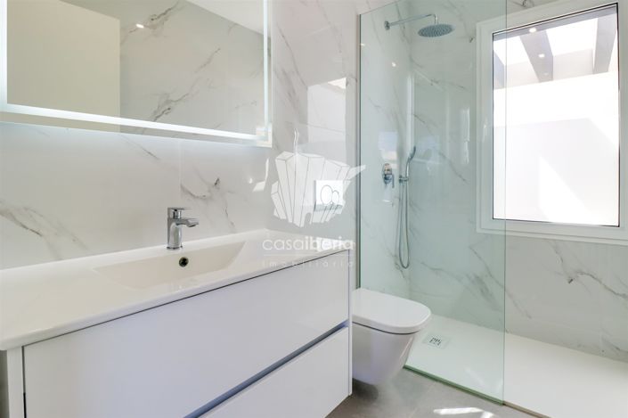 Image No.4-4 Bed House for sale