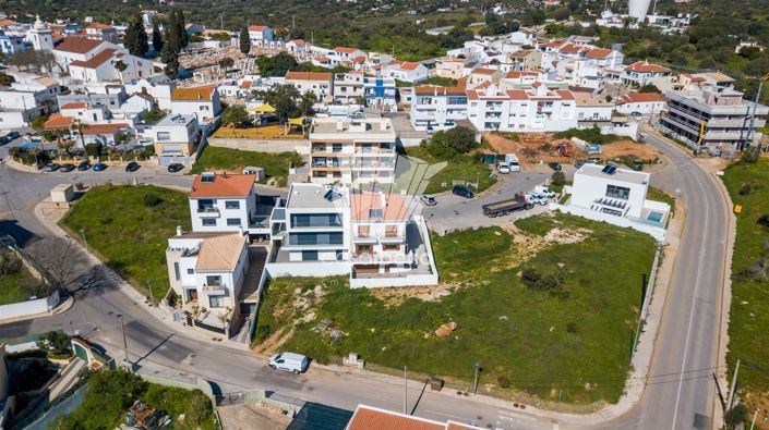 Image No.40-4 Bed House for sale