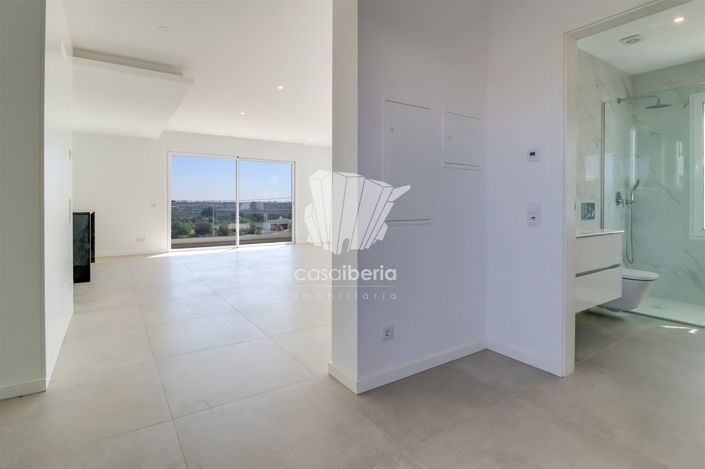 Image No.43-4 Bed House for sale