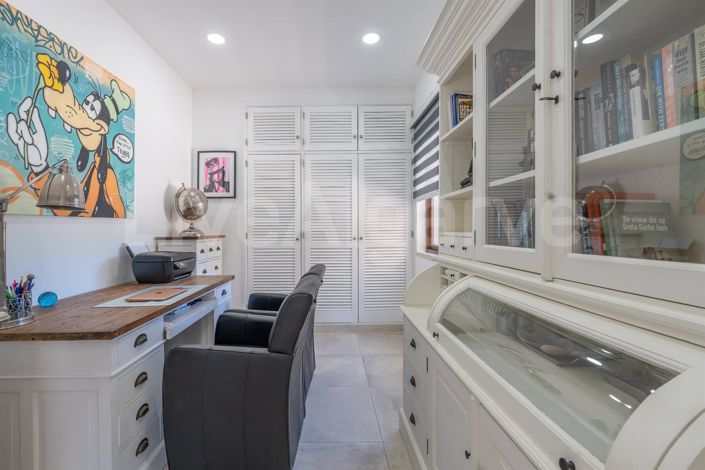 Image No.17-4 Bed House for sale