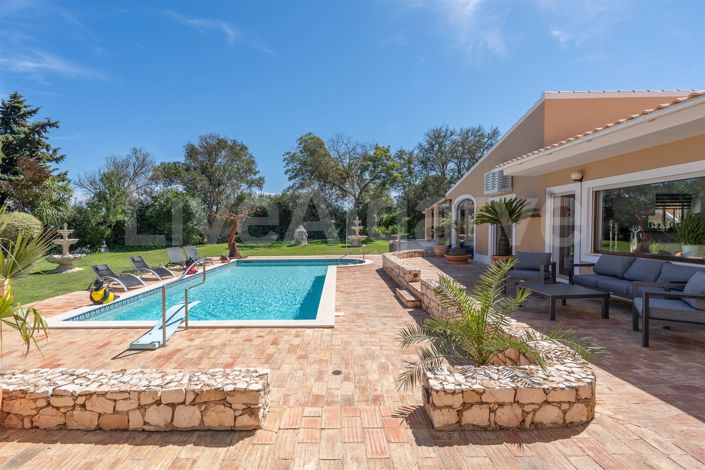 Image No.21-4 Bed House for sale