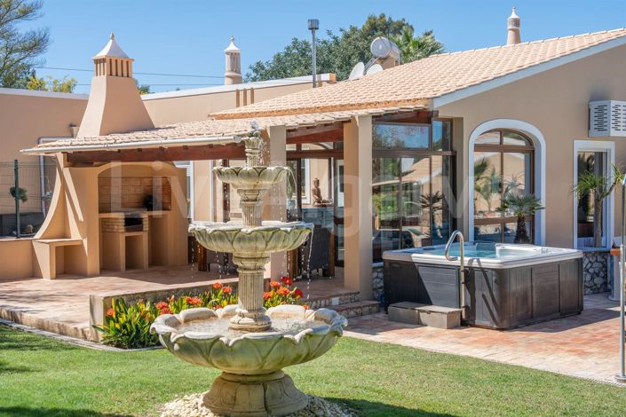 Image No.24-4 Bed House for sale