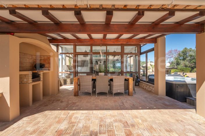 Image No.25-4 Bed House for sale