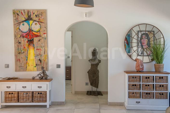 Image No.28-4 Bed House for sale