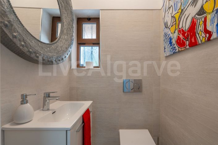 Image No.29-4 Bed House for sale