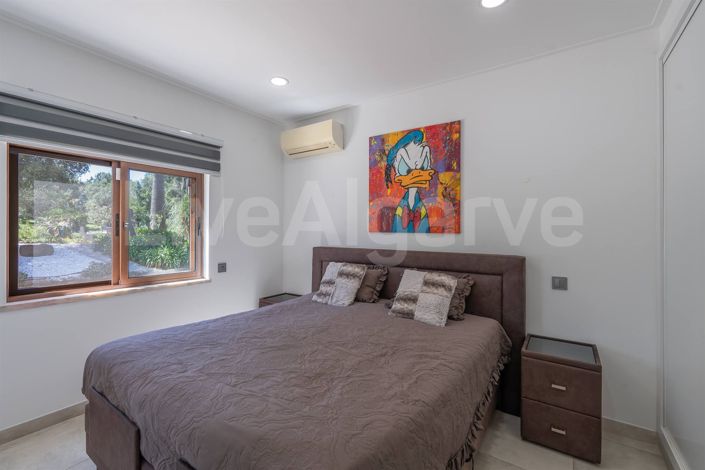 Image No.35-4 Bed House for sale