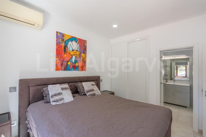 Image No.37-4 Bed House for sale