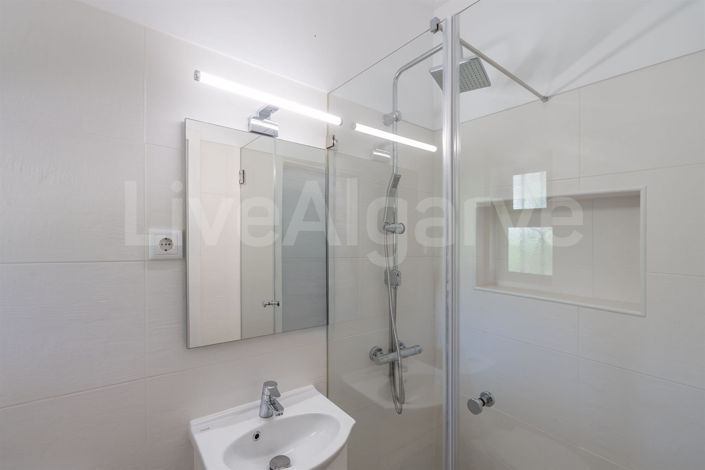 Image No.53-4 Bed House for sale