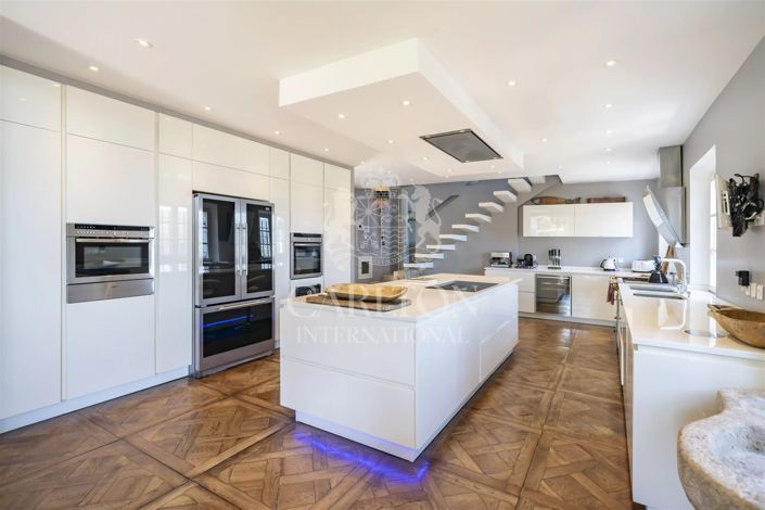 Image No.21-11 Bed House for sale