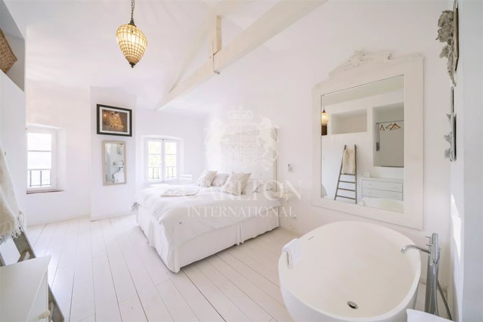 Image No.25-11 Bed House for sale