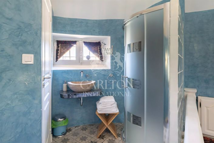 Image No.38-11 Bed House for sale