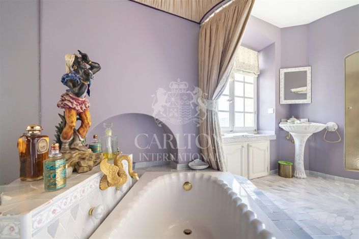 Image No.44-11 Bed House for sale