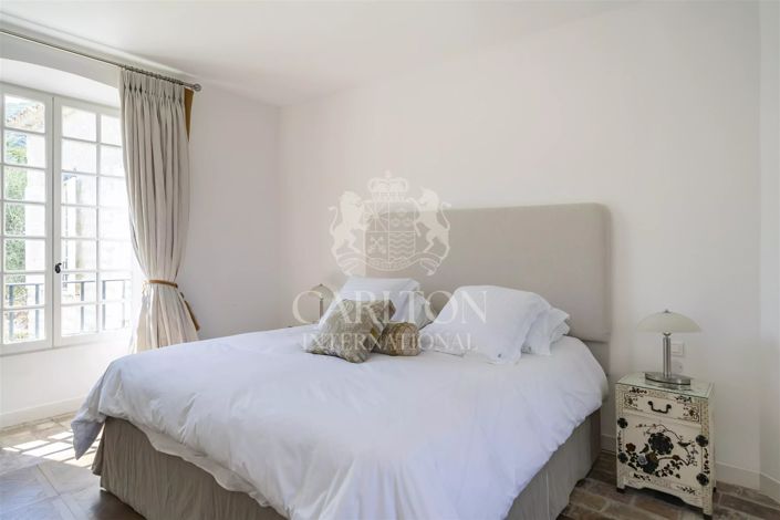 Image No.50-11 Bed House for sale