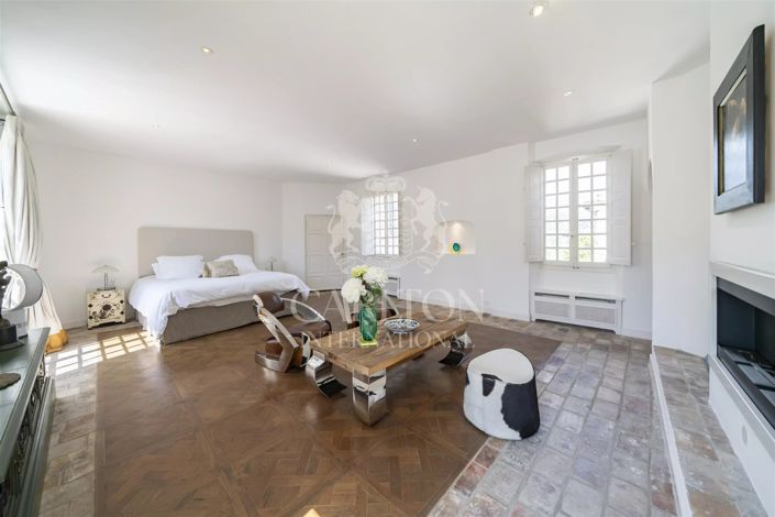 Image No.53-11 Bed House for sale